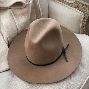 Cecile wool hat Aritzia